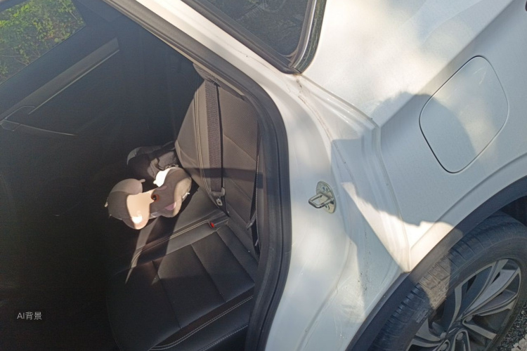GEELY Coolray 2019 #19 GEELY Coolray 2019 car image #19