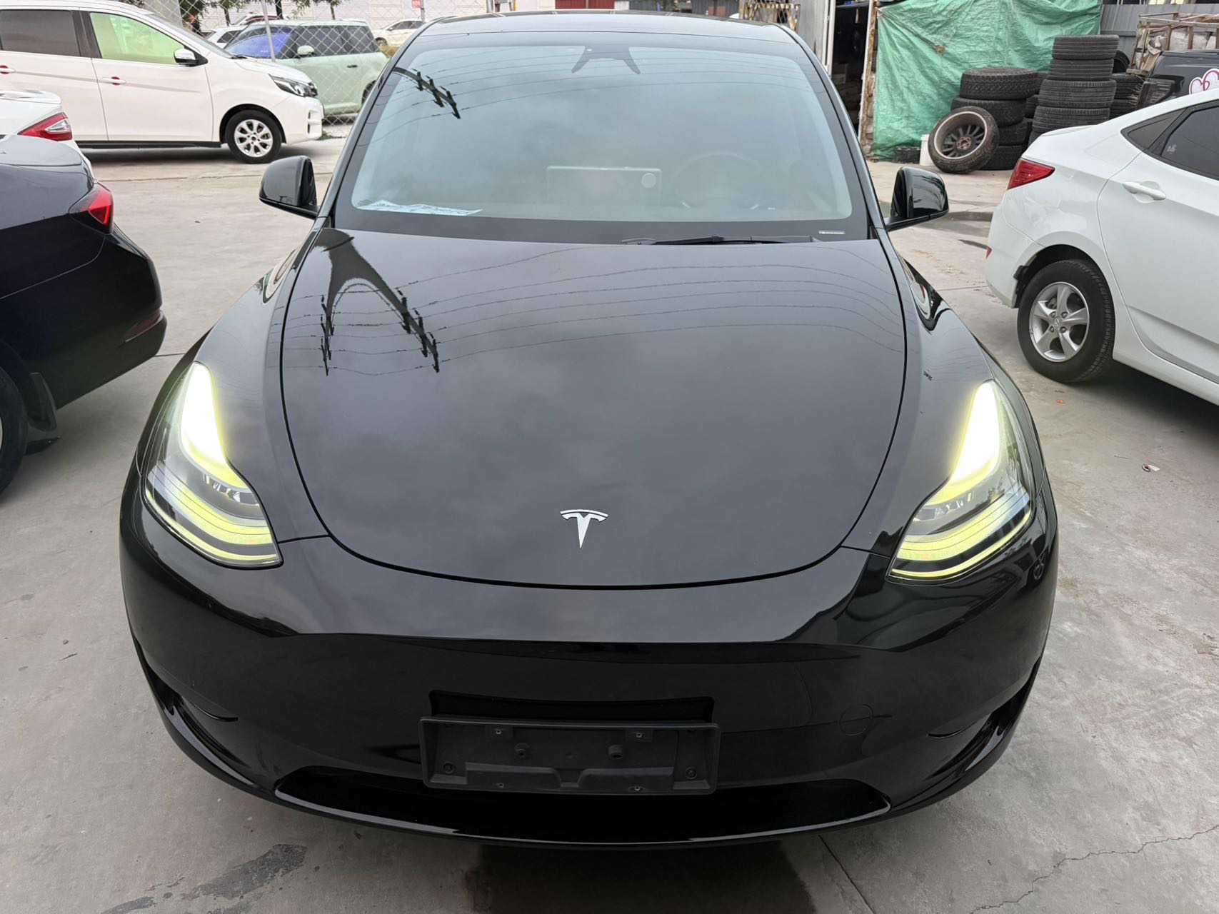 Tesla Model Y 2024 car image #2