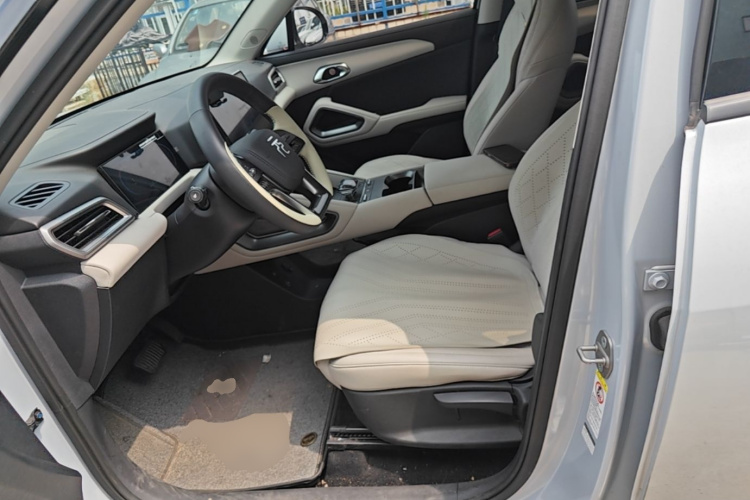 BYD YuanUP 2024 #15 BYD YuanUP 2024 car image #15