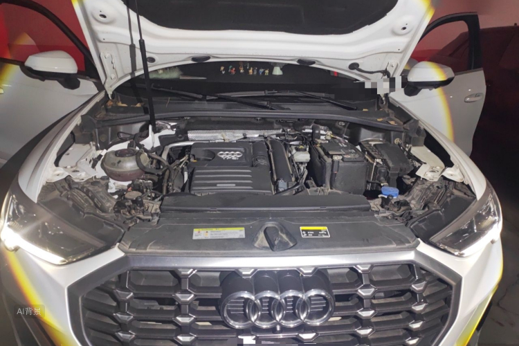 Audi Q3 2020 car image #22