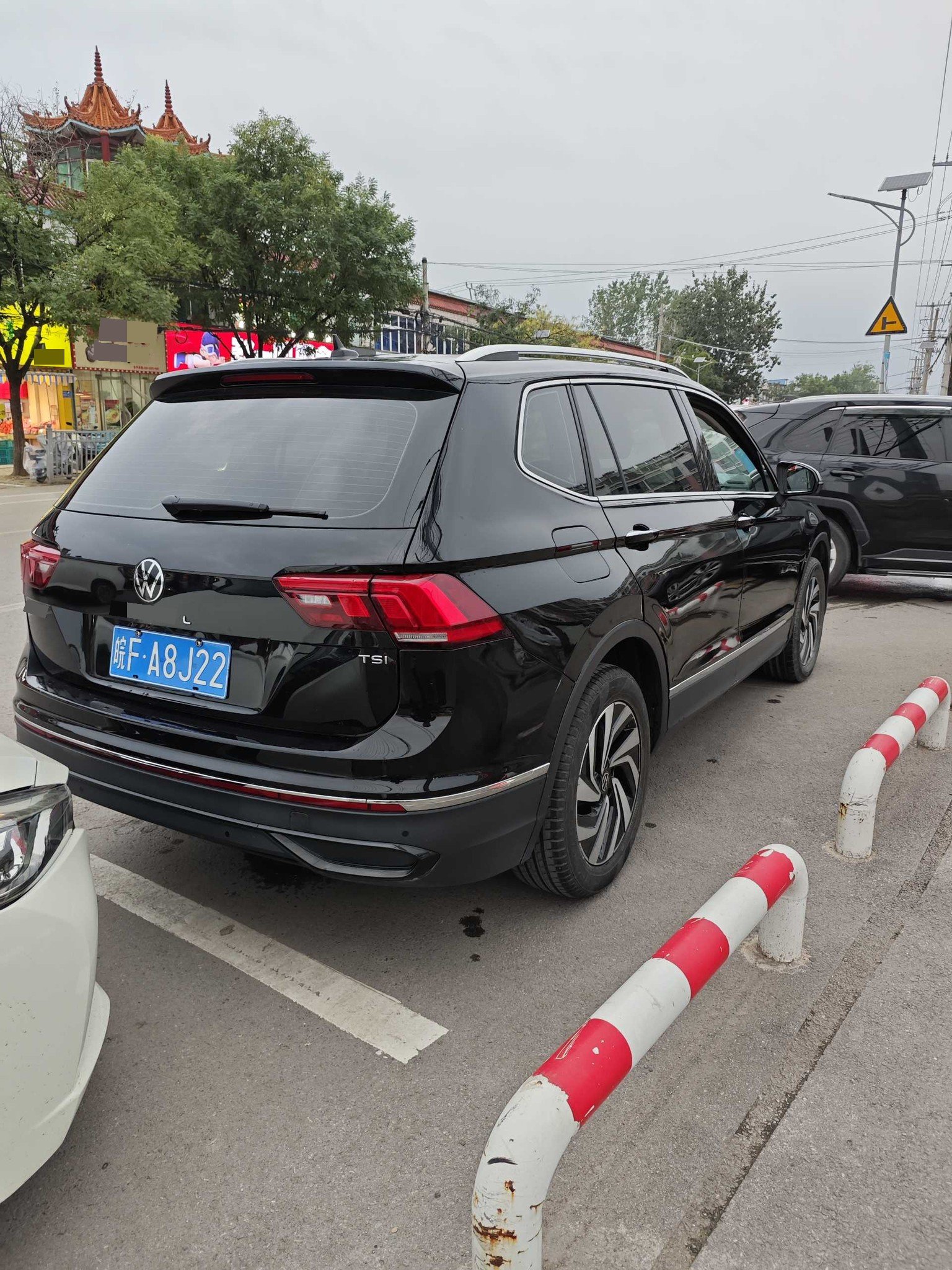 Volkswagen Tiguan L 2025 immagine di auto #6