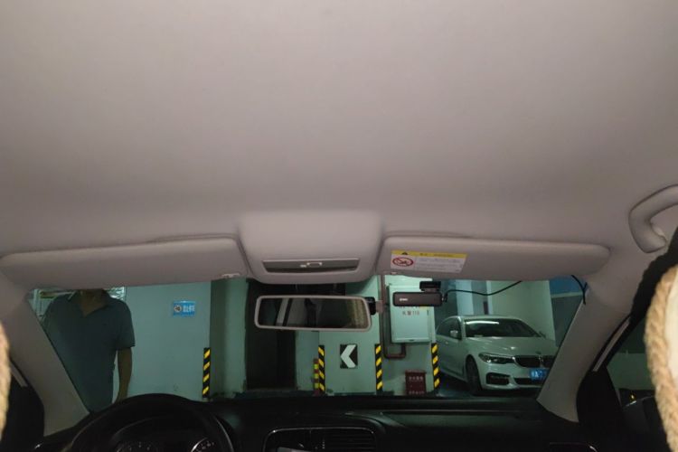 Volkswagen Polo 2015 car image #16