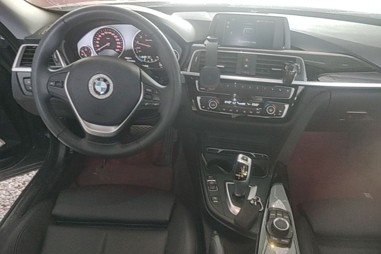 BMW 3 Series GT 2018 #10 BMW 3 Series GT 2018 car image #10