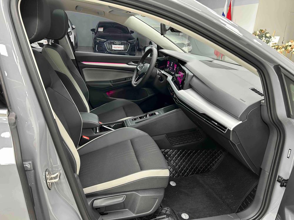Volkswagen Golf 2022 #16 Volkswagen Golf 2022 car image #16