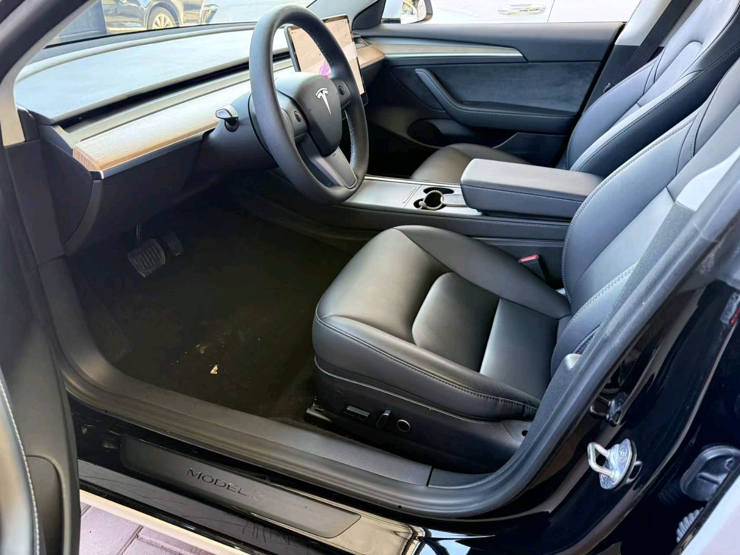 Tesla Model 3 2023 car image #8