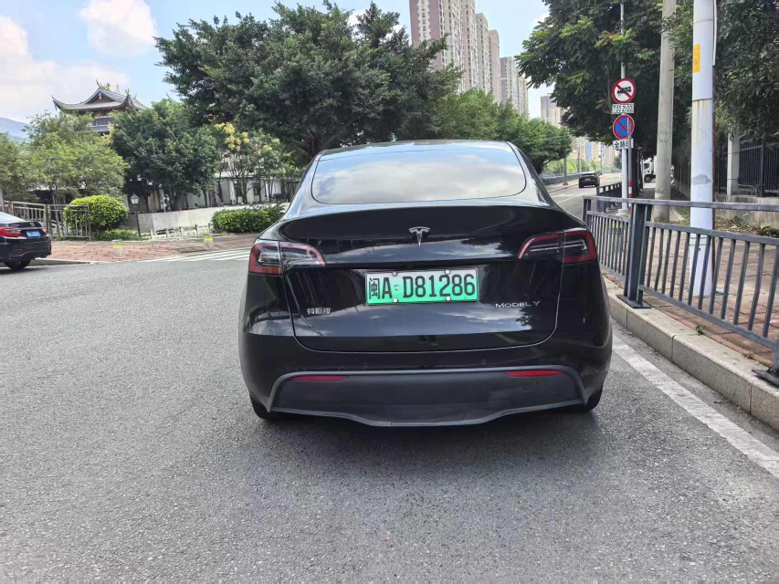 Tesla Model Y 2022 #4 Tesla Model Y 2022 image de voiture #4