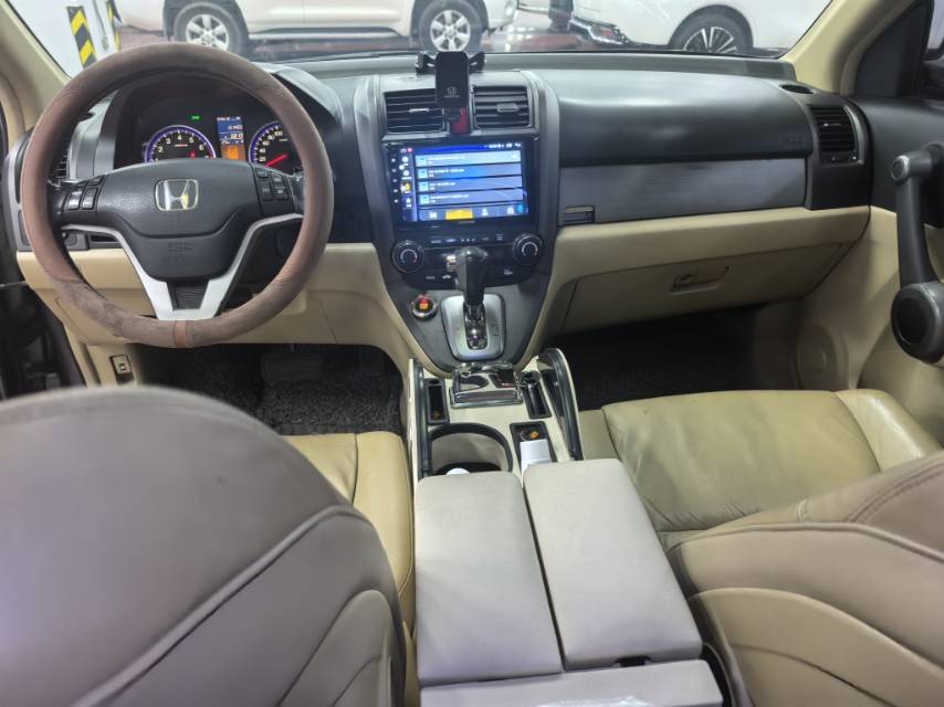 2010 car image #5