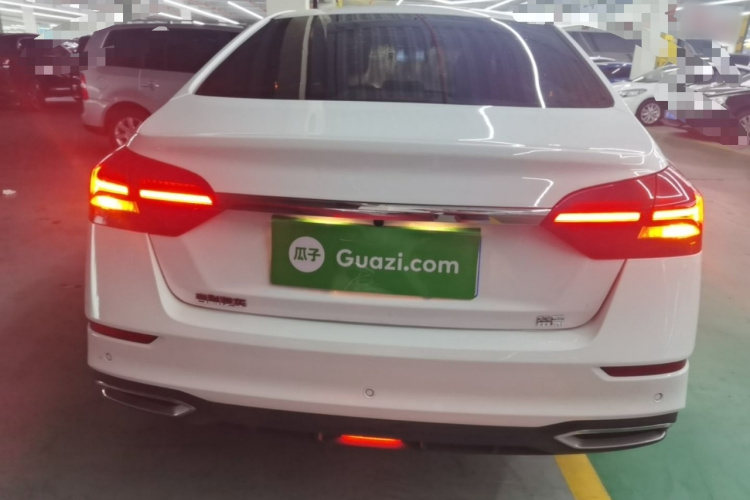 GEELY Emgrand 2021 car image #4