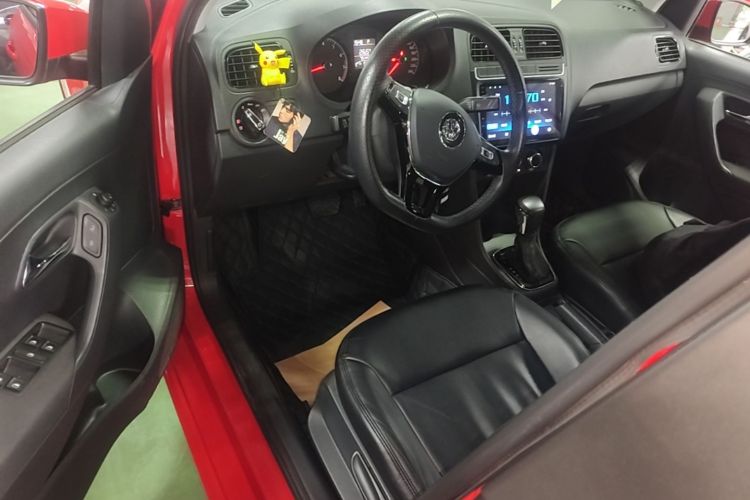 Volkswagen Polo 2017 car image #18