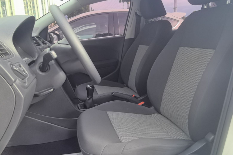 Volkswagen Polo 2016 #15 Volkswagen Polo 2016 car image #15