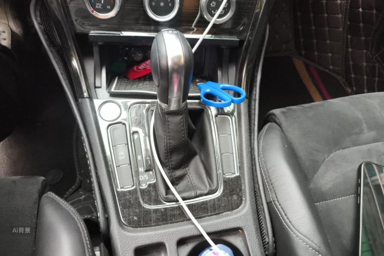 Volkswagen Golf 2020 car image #16