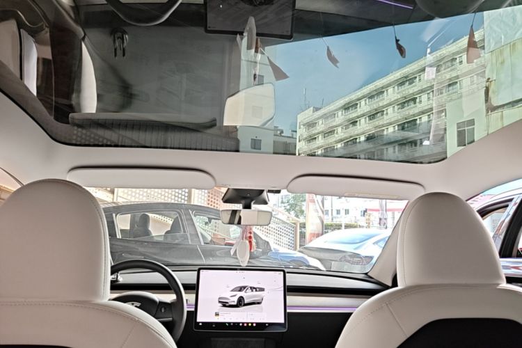 Tesla Model Y 2024 #20 Tesla Model Y 2024 car image #20