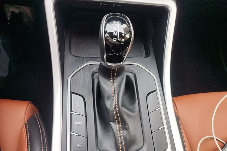 GEELY Vision X6 2019 car image #16