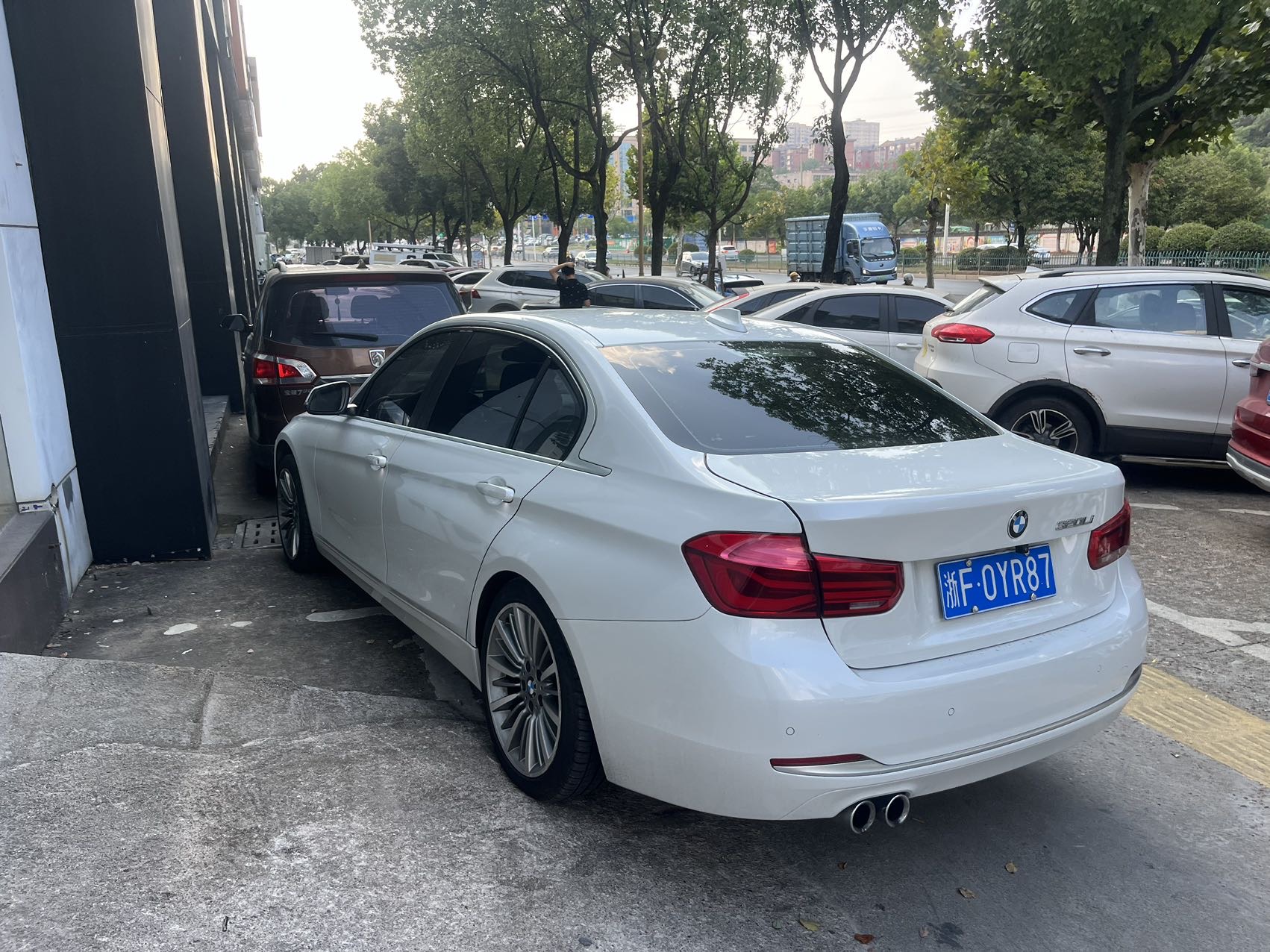 BMW 3 Series 2019 car image #4