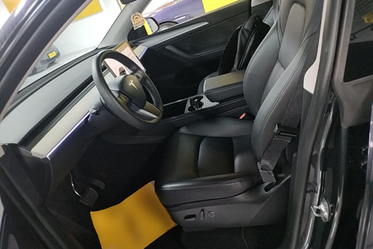 Tesla Model Y 2024 #17 Tesla Model Y 2024 car image #17