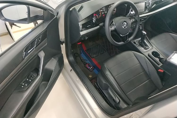 Volkswagen Lavida 2018 car image #16