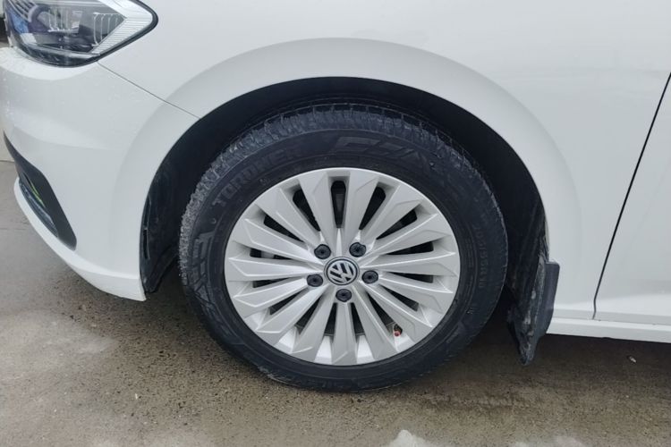 Volkswagen Lavida 2019 car image #9
