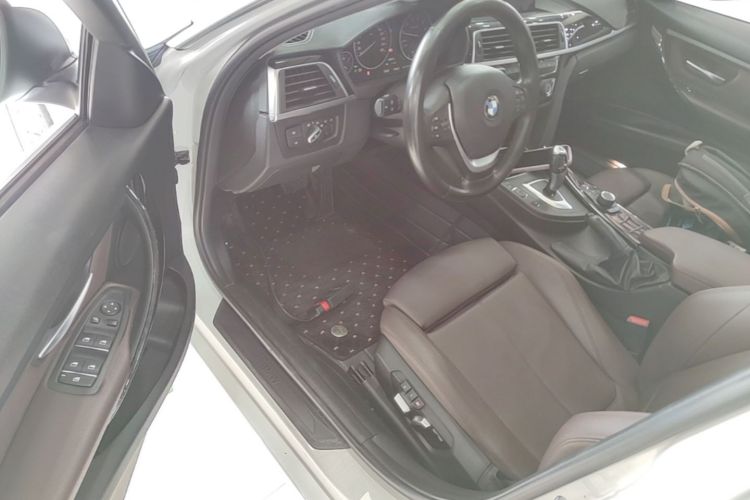 BMW 3 Series 2018 #12 BMW 3 Series 2018 car image #12