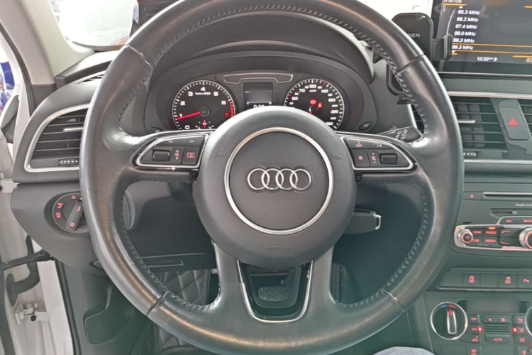 Audi Q3 2017 #11 Audi Q3 2017 car image #11