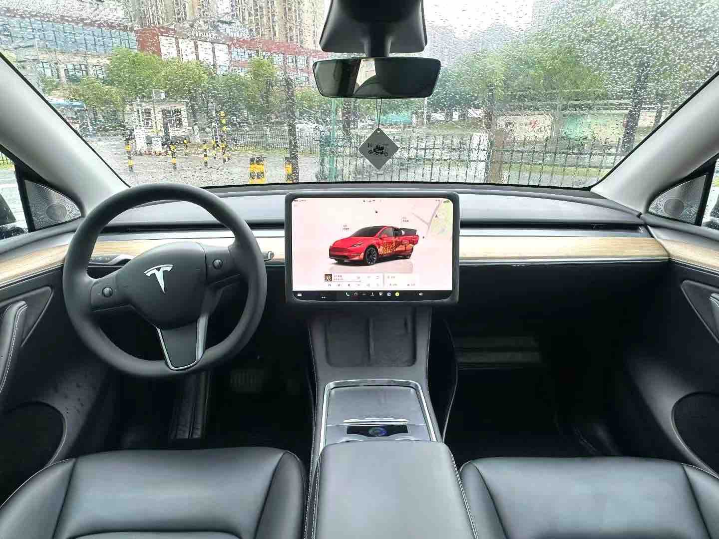 Tesla Model Y 2023 #5 Tesla Model Y 2023 car image #5