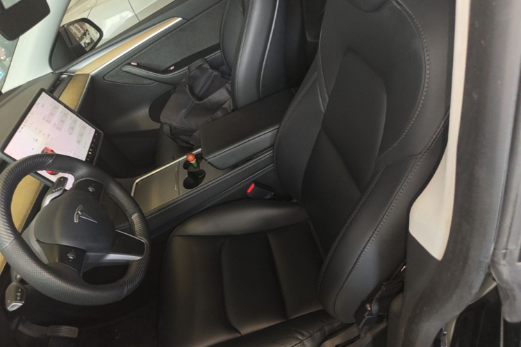 Tesla Model Y 2023 #15 Tesla Model Y 2023 car image #15