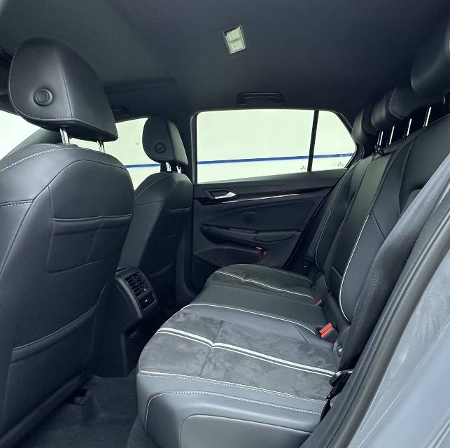 Volkswagen Golf 2023 #8 Volkswagen Golf 2023 car image #8