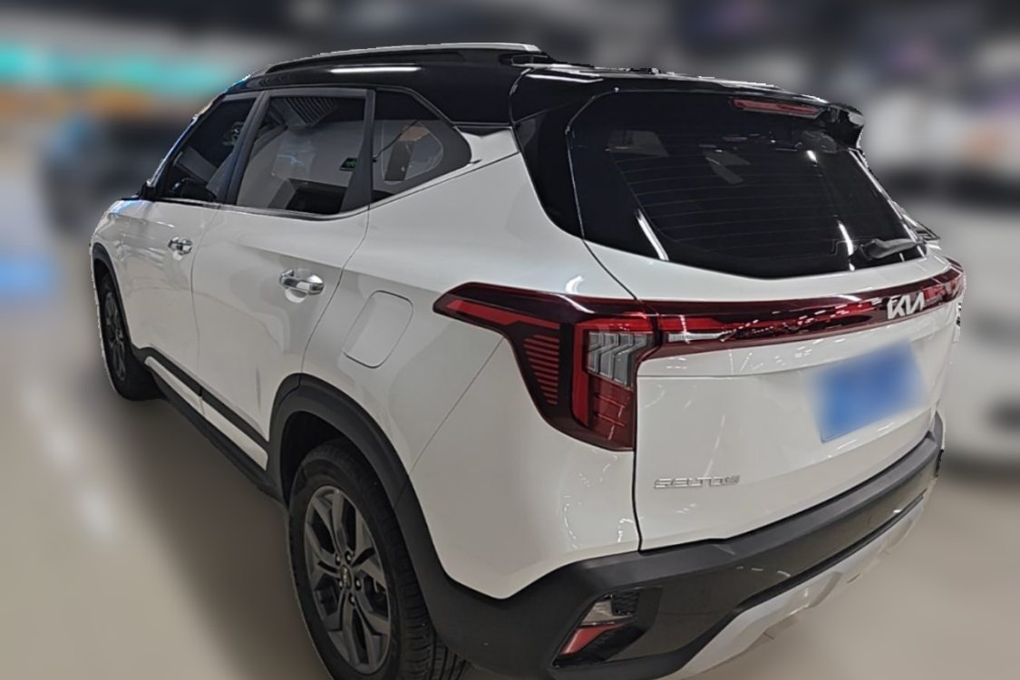 Kia Seltos 2023 car image #3