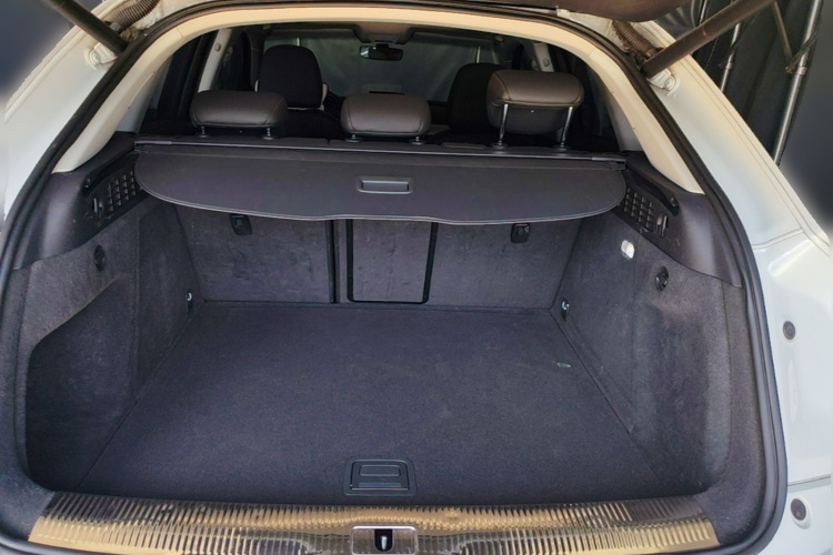 Audi Q3 2017 car image #21