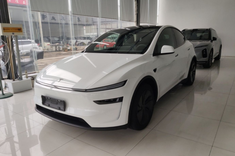 Tesla Model Y 2026 #2 Tesla Model Y 2026 car image #2