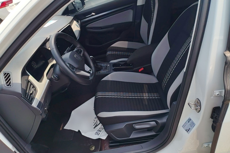 Volkswagen Bora 2024 car image #19