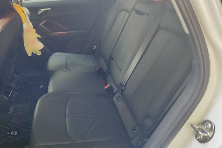 Audi Q3 2022 car image #19