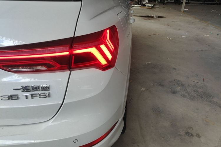 Audi Q3 2023 #8 Audi Q3 2023 car image #8
