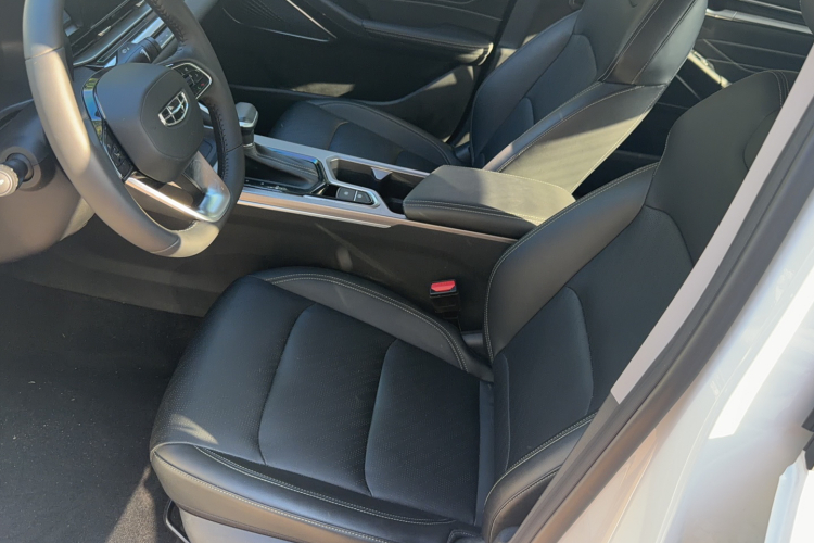 GEELY Emgrand 2022 #13 GEELY Emgrand 2022 car image #13