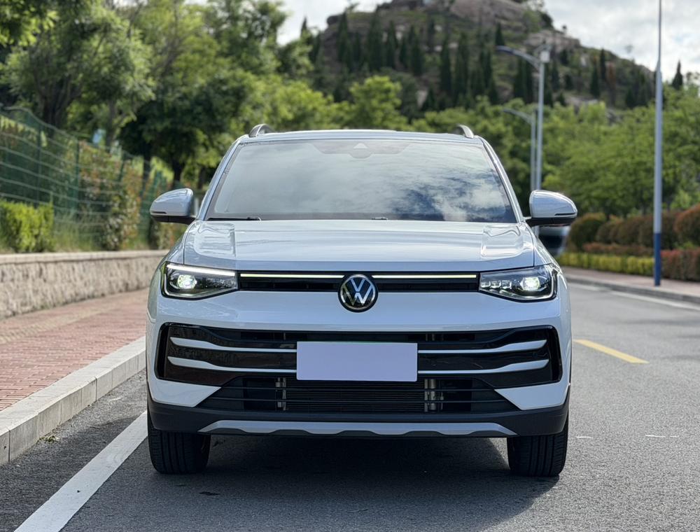 Volkswagen Tharu 2025 #2 Volkswagen Tharu 2025 car image #2