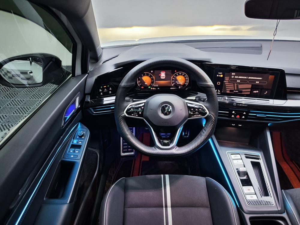 Volkswagen Golf 2023 car image #16