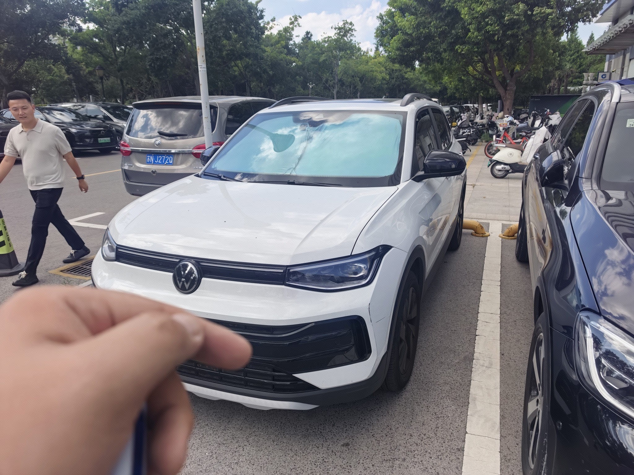 Volkswagen Tharu 2025 car image 