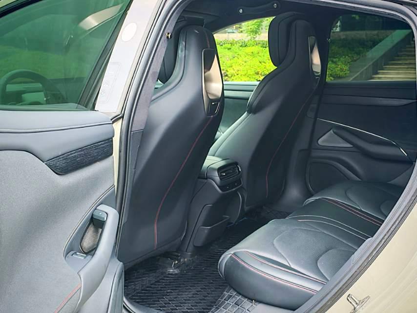MI SU7 2024 car image #9