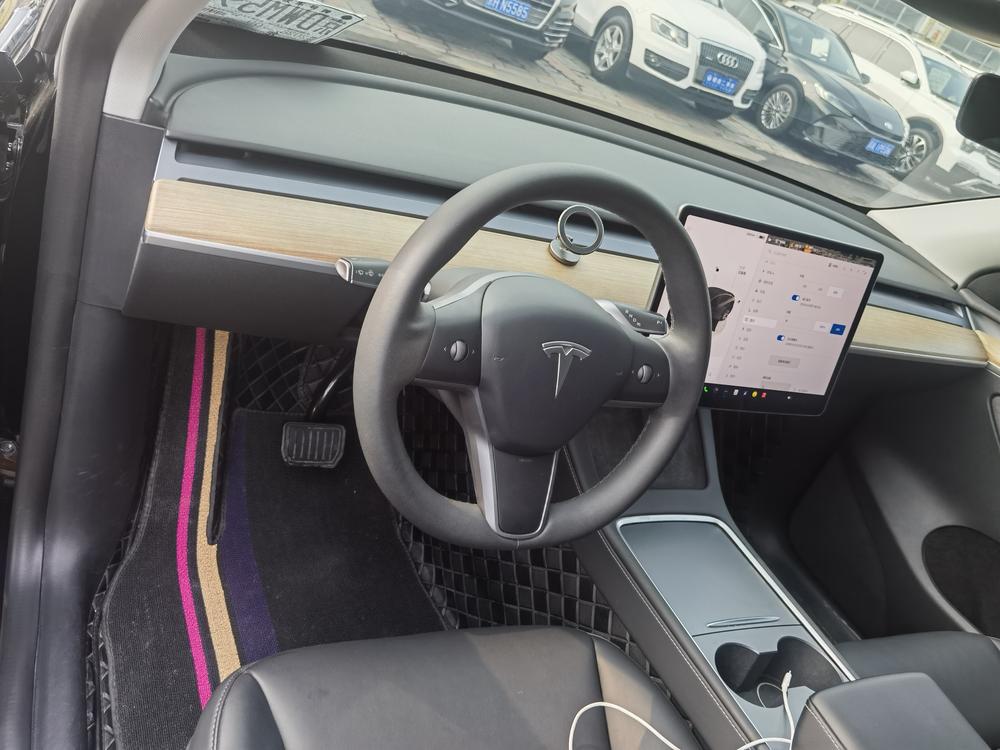 Tesla Model Y 2023 #12 Tesla Model Y 2023 car image #12