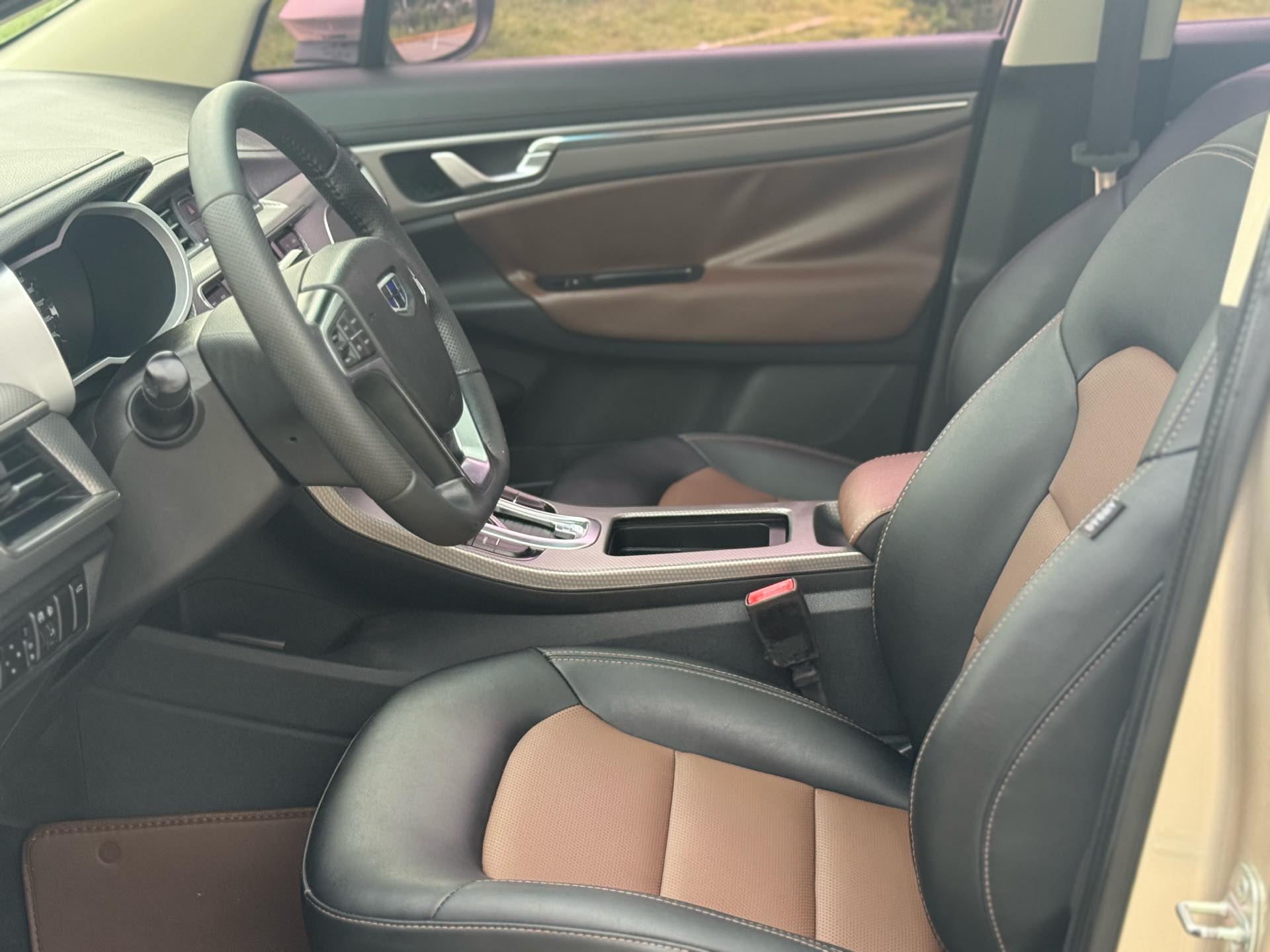 GEELY Emgrand GS 2016 car image #14