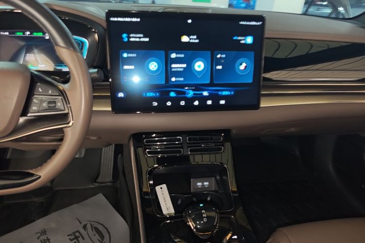 BYD Han 2022 car image #13