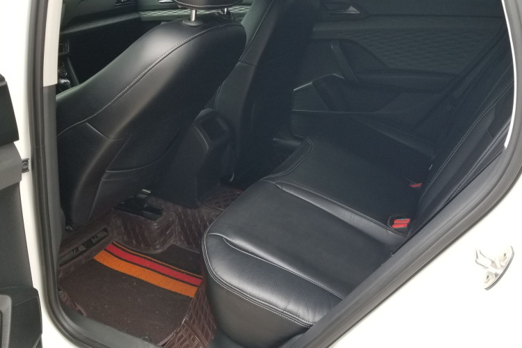 Volkswagen Tharu 2020 car image #17