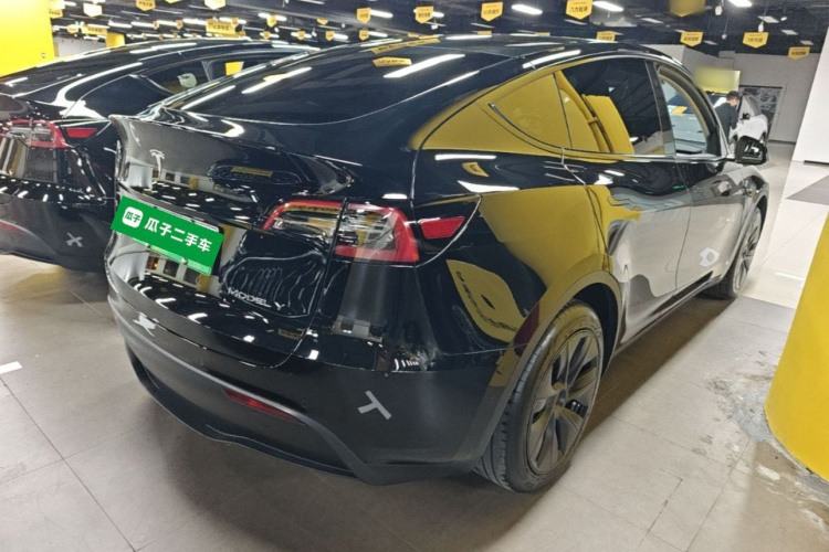 Tesla Model Y 2023 #7 Tesla Model Y 2023 car image #7