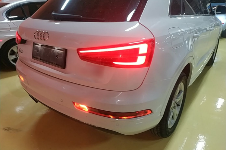 Audi Q3 2018 #8 Audi Q3 2018 car image #8