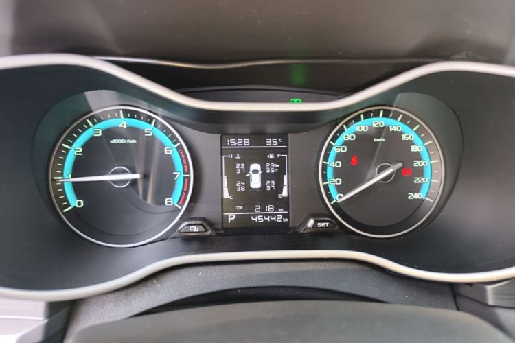 GEELY Emgrand 2021 car image #16