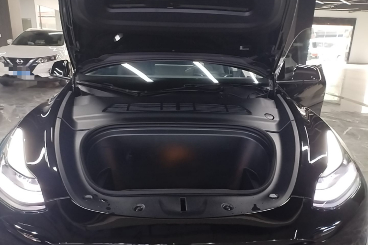 Tesla Model Y 2023 #20 Tesla Model Y 2023 car image #20