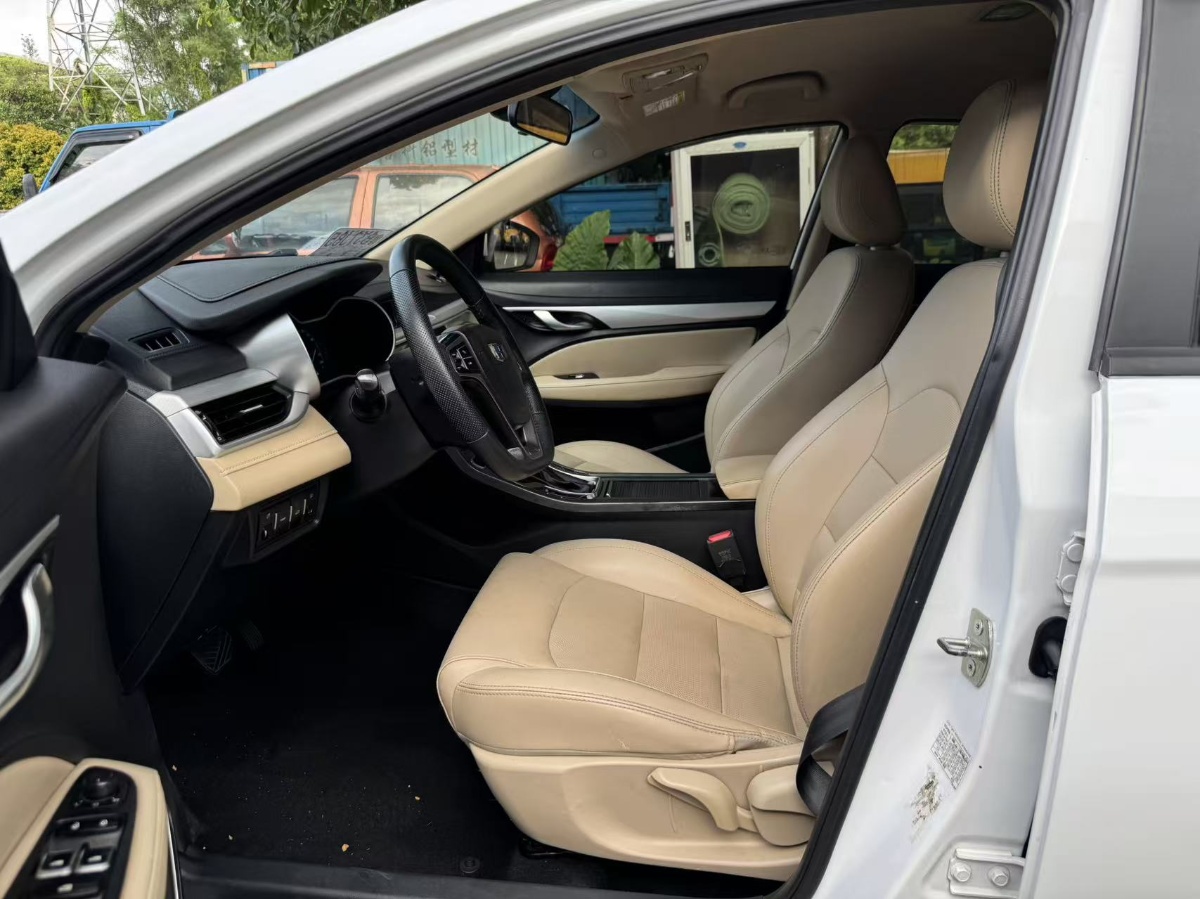 GEELY Emgrand 2019 #10 GEELY Emgrand 2019 car image #10
