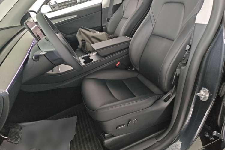 Tesla Model Y 2024 immagine di auto #15