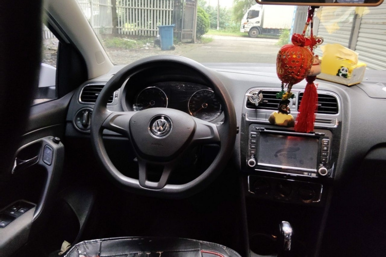 Volkswagen Polo 2015 #15 Volkswagen Polo 2015 car image #15