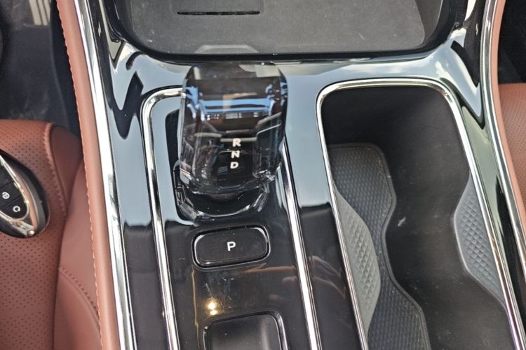 GEELY Emgrand 2025 car image #14