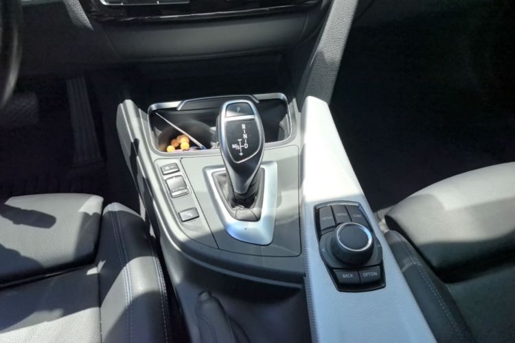 BMW 3 Series 2018 #14 BMW 3 Series 2018 car image #14